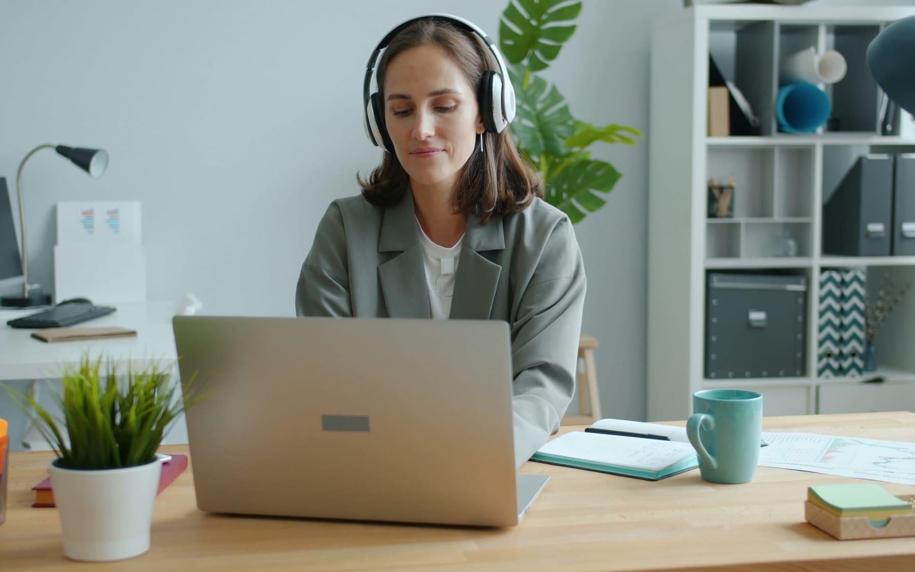 Boki accountant on a video call with a client